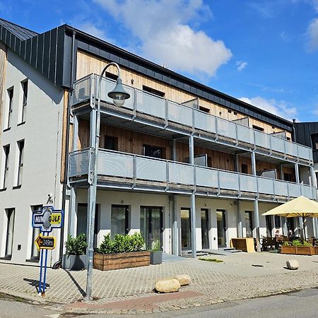 Enjoyharrachov - Atraktivni Slunny Klimatizovany Apartman 14 V Centru Harrachova Se Saunou, Parkovanim, Wifi-Wlan, Sat, Herni Konzoli, Pc S Win 10, Netflix Zdarma A Moznosti Dobijeni Auta S Jedinecnym Vyhledem Na Certovu Horu Se Skokanskymi Mustky Zewnętrze zdjęcie