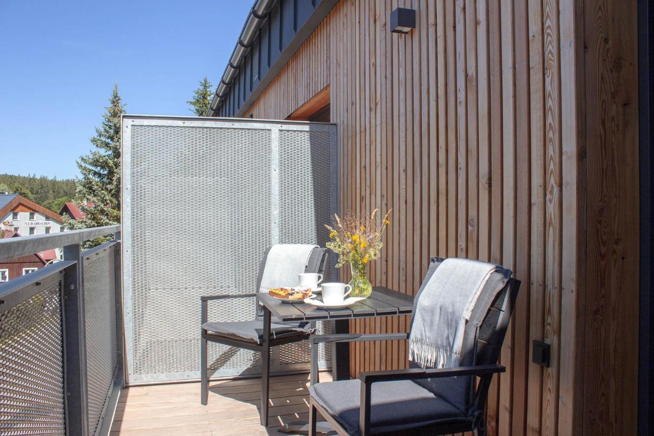Enjoyharrachov - Atraktivni Slunny Klimatizovany Apartman 14 V Centru Harrachova Se Saunou, Parkovanim, Wifi-Wlan, Sat, Herni Konzoli, Pc S Win 10, Netflix Zdarma A Moznosti Dobijeni Auta S Jedinecnym Vyhledem Na Certovu Horu Se Skokanskymi Mustky Zewnętrze zdjęcie