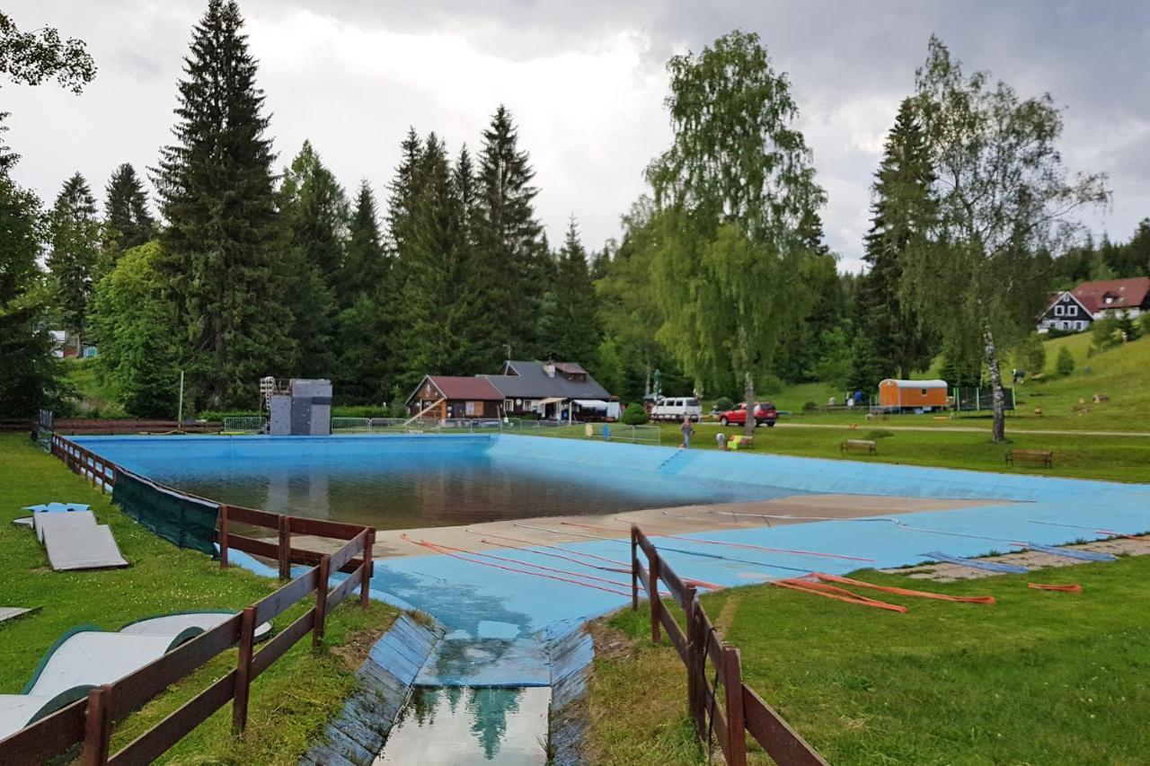 Enjoyharrachov - Atraktivni Slunny Klimatizovany Apartman 14 V Centru Harrachova Se Saunou, Parkovanim, Wifi-Wlan, Sat, Herni Konzoli, Pc S Win 10, Netflix Zdarma A Moznosti Dobijeni Auta S Jedinecnym Vyhledem Na Certovu Horu Se Skokanskymi Mustky Zewnętrze zdjęcie