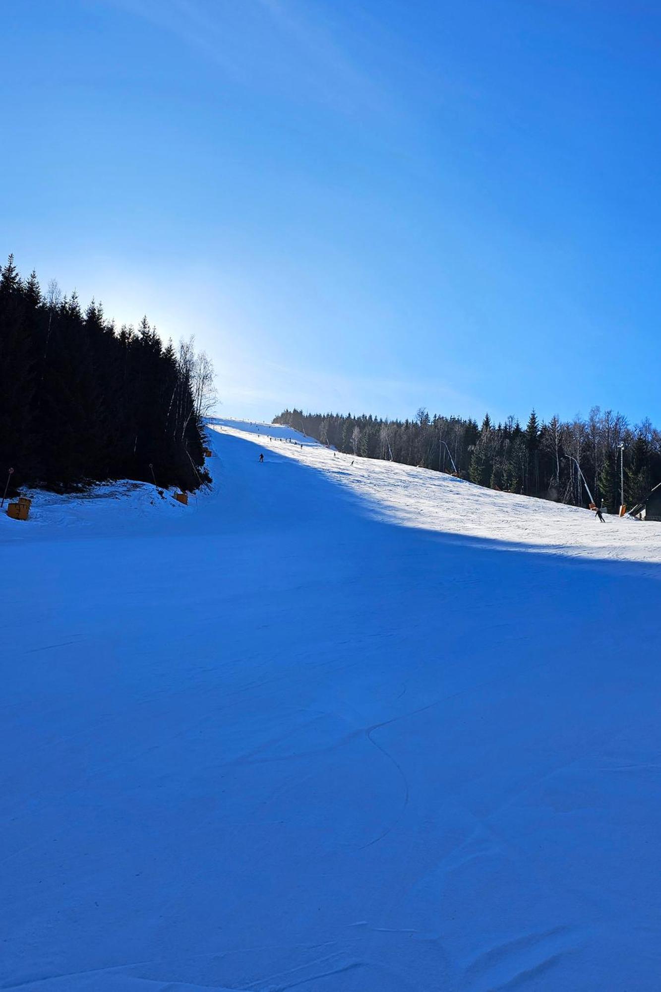 Enjoyharrachov - Atraktivni Slunny Klimatizovany Apartman 14 V Centru Harrachova Se Saunou, Parkovanim, Wifi-Wlan, Sat, Herni Konzoli, Pc S Win 10, Netflix Zdarma A Moznosti Dobijeni Auta S Jedinecnym Vyhledem Na Certovu Horu Se Skokanskymi Mustky Zewnętrze zdjęcie
