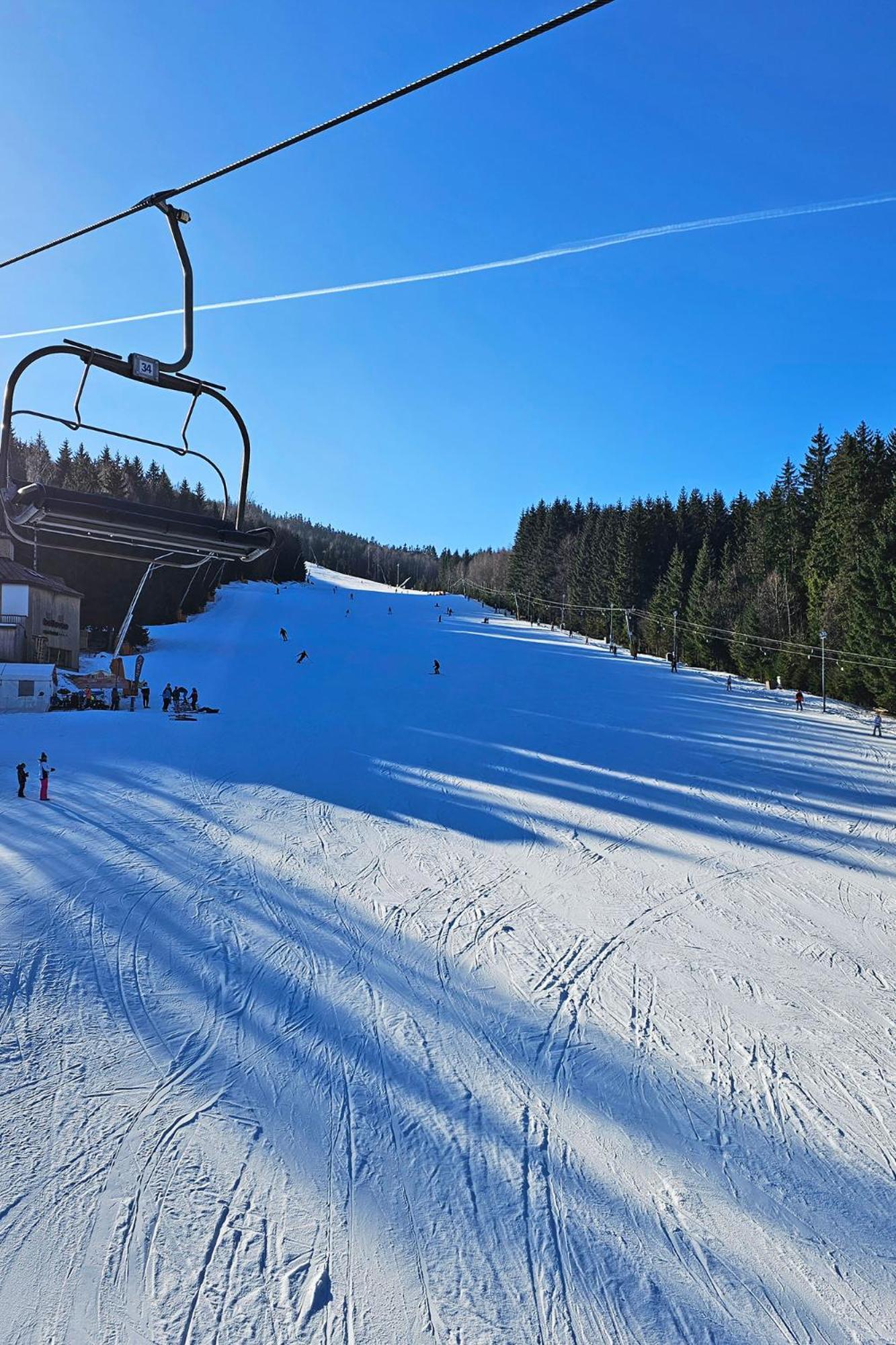 Enjoyharrachov - Atraktivni Slunny Klimatizovany Apartman 14 V Centru Harrachova Se Saunou, Parkovanim, Wifi-Wlan, Sat, Herni Konzoli, Pc S Win 10, Netflix Zdarma A Moznosti Dobijeni Auta S Jedinecnym Vyhledem Na Certovu Horu Se Skokanskymi Mustky Zewnętrze zdjęcie