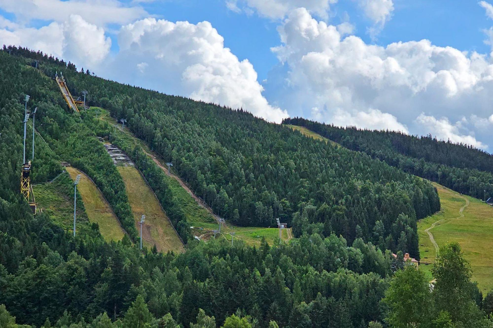 Enjoyharrachov - Atraktivni Slunny Klimatizovany Apartman 14 V Centru Harrachova Se Saunou, Parkovanim, Wifi-Wlan, Sat, Herni Konzoli, Pc S Win 10, Netflix Zdarma A Moznosti Dobijeni Auta S Jedinecnym Vyhledem Na Certovu Horu Se Skokanskymi Mustky Zewnętrze zdjęcie