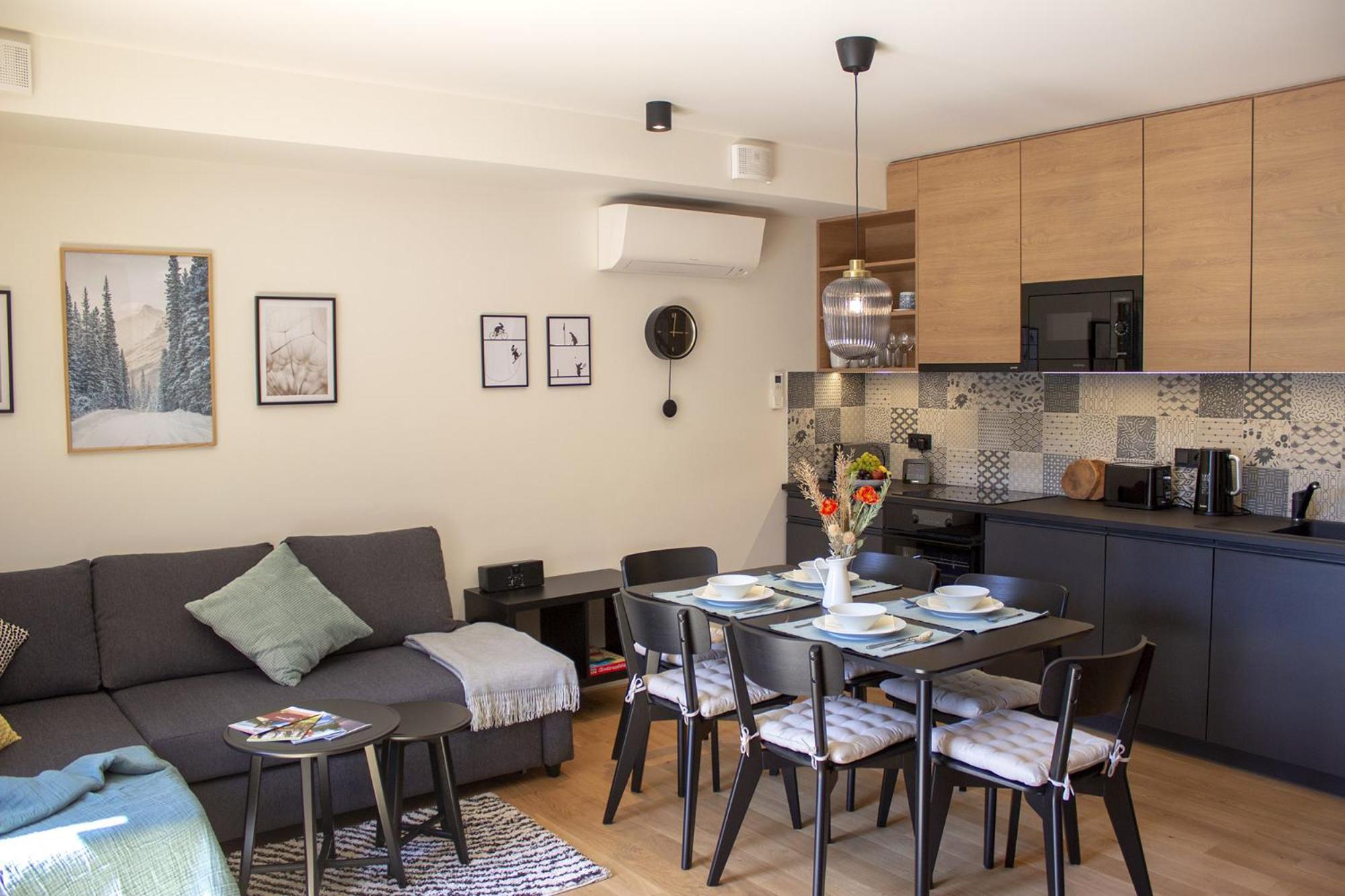Enjoyharrachov - Atraktivni Slunny Klimatizovany Apartman 14 V Centru Harrachova Se Saunou, Parkovanim, Wifi-Wlan, Sat, Herni Konzoli, Pc S Win 10, Netflix Zdarma A Moznosti Dobijeni Auta S Jedinecnym Vyhledem Na Certovu Horu Se Skokanskymi Mustky Zewnętrze zdjęcie