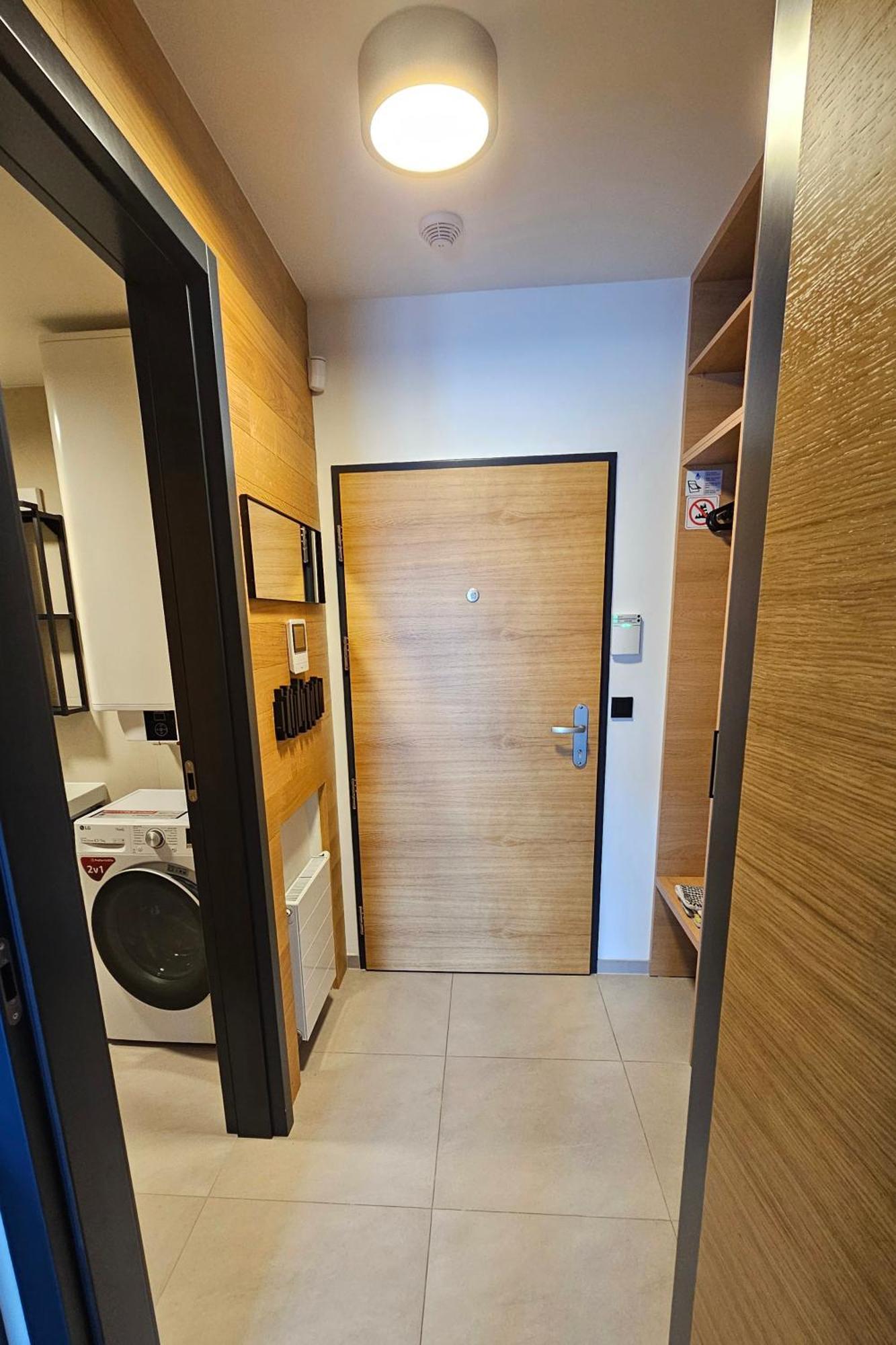 Enjoyharrachov - Atraktivni Slunny Klimatizovany Apartman 14 V Centru Harrachova Se Saunou, Parkovanim, Wifi-Wlan, Sat, Herni Konzoli, Pc S Win 10, Netflix Zdarma A Moznosti Dobijeni Auta S Jedinecnym Vyhledem Na Certovu Horu Se Skokanskymi Mustky Zewnętrze zdjęcie